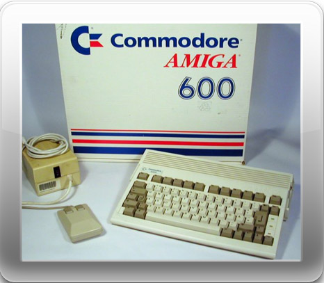 Amiga 600 met doos, voeding en muis